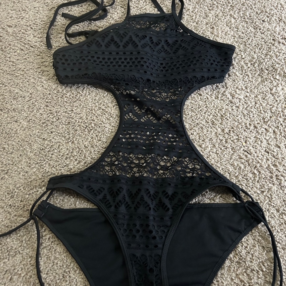 Bathing suit - Picture 2 of 2